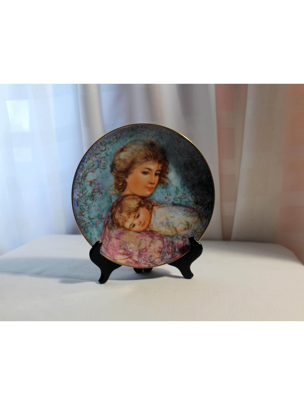 Edna Hibel Plate Mother's Day 1984, Edwin M. Knowles China